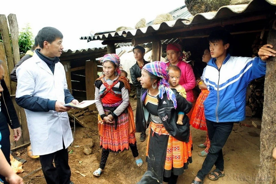 Le centre médical du district de Bac Yen (province de Son La) renforce la sensibilisation aux soins de santé et à la prévention des maladies auprès des minorités ethniques. Photo : VNA