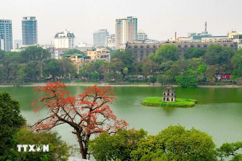 Hanoï s'est progressivement intégrée et a été reconnue par l'UNESCO comme « Ville pour la paix » et « Ville créative ». (Photo : VNA)