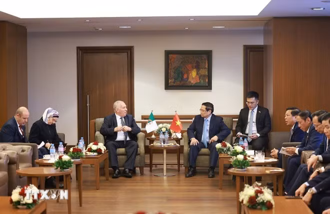 pham-minh-chinh-abdelmalek-tacherift.jpg