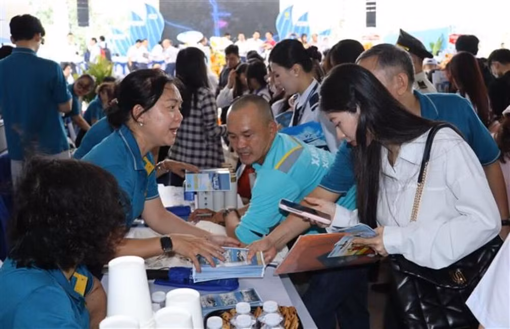 salon-de-lemploi-aeroport-international-de-long-thanh.jpg