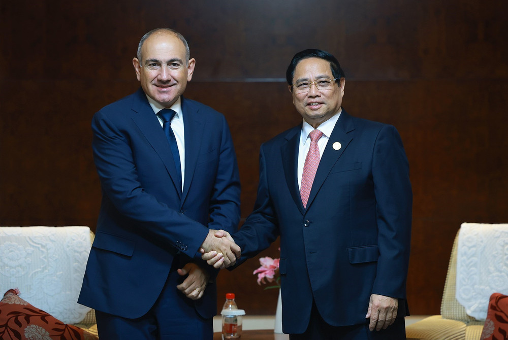Le Premier ministre Pham Minh Chinh (à gauche) et le Premier ministre arménien Nikol Pashinyan, à Tianjin, le 1er septembre. Photo : VNA pham-minh-chinh-nikol-pashinyan.jpg