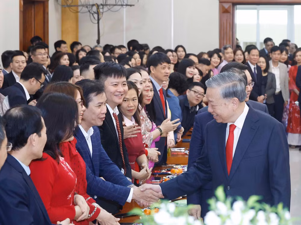 to-lam-bureau-du-comite-central-du-parti.jpg
