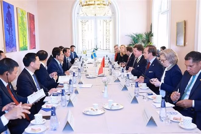 pham-minh-chinh-andreas-norlen-vna.jpg