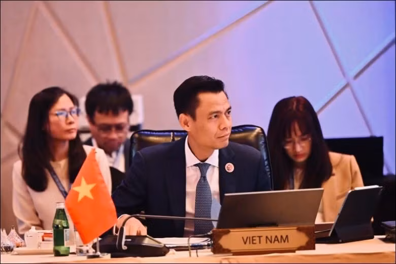 dang-hoang-giang.jpg
