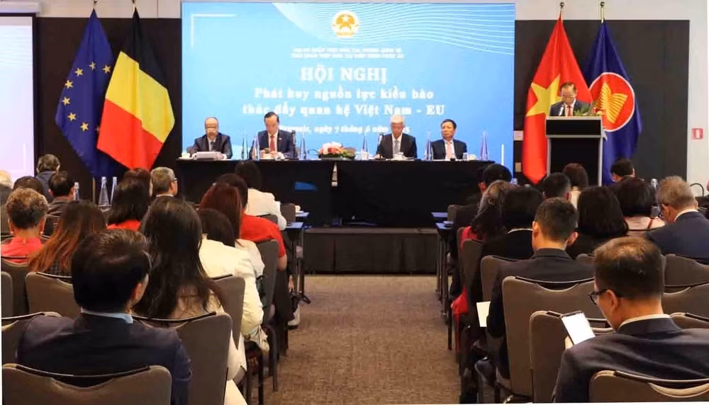 conference-sur-la-mobilisation-des-ressources-de-la-diaspora-pour-renforcer-les-relations-vietnam-ue.png