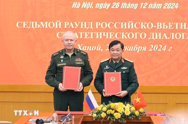hoang-xuan-chien-alexander-vasilyevich-fomin.jpg