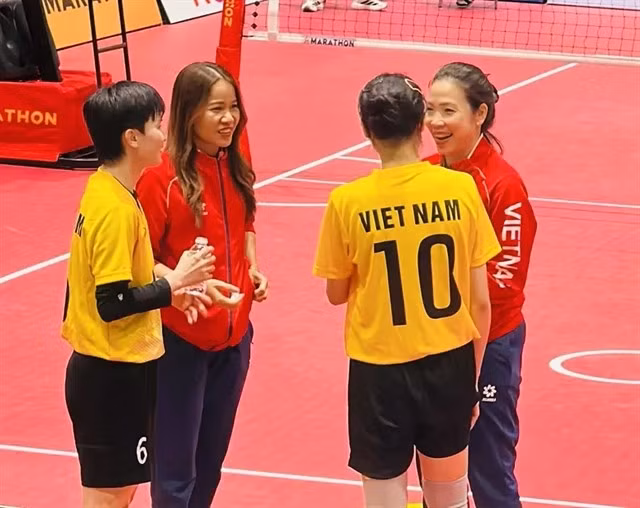 championnes-du-monde-vietnamiennes-en-jaune.jpg