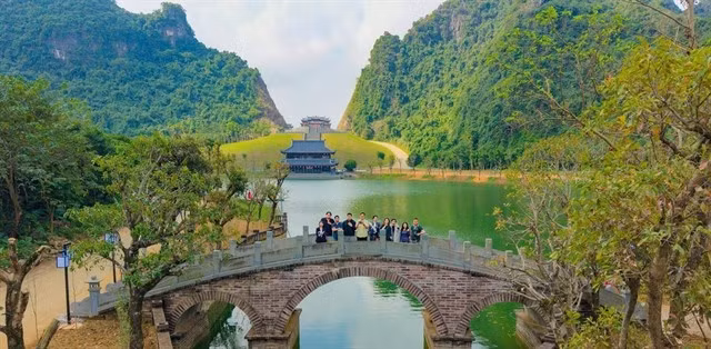 thung-ui-baoninhbinhorgvn.jpg