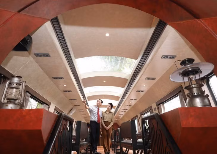 train-touristique-a-deux-etages.jpg