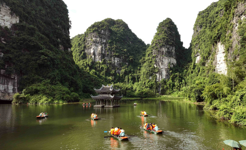 La zone touristique de Trang An dans la province de Ninh Binh (Nord) est une destination prisée des visiteurs. Photo : VNA