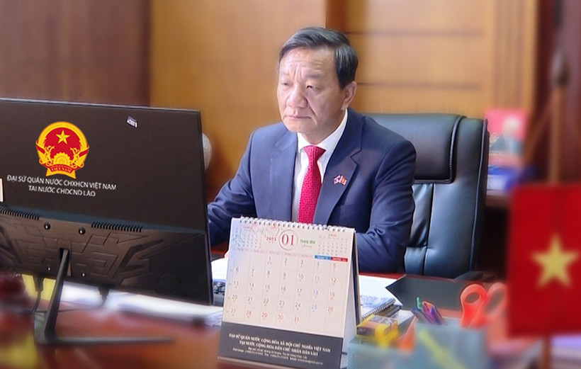 L'ambassadeur du Vietnam au Laos Nguyen Minh Tam souligne la grande amitié entre le PCV et le PPRL. Photo: VNA