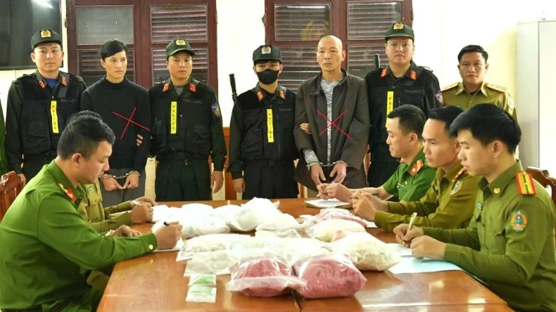 La police de la province centrale de Quang Binh a démantelé un important réseau de trafic de drogue transfrontalier, saisissant plus de 25 kilogrammes de stupéfiants divers. Photo: https://baophapluat.vn/