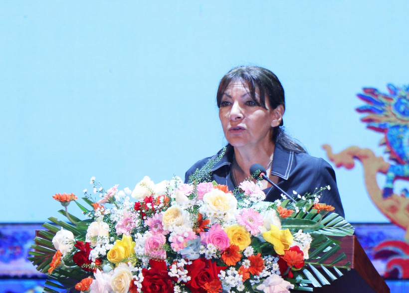 Mme Anne HIDALGO, maire de Paris, présidente de l’Association internationale des maires francophones (AIMF), à la cérémonie d'ouverture du 45e Congrès des maires francophones. Photo: VNA