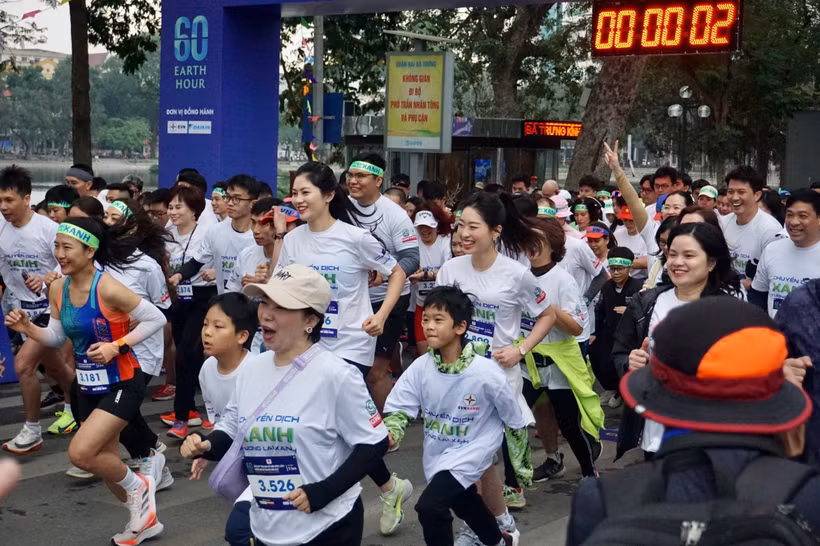 Les participants à la course. Photo: VNA