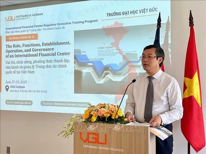 Le vice-ministre de l’Éducation et de la Formation, Nguyen Van Phuc à la cérémonie de lancement du cour de formation. Photo: VNA