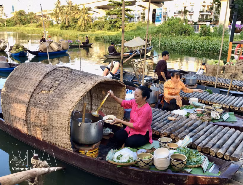 Le tourisme à Ho Chi Minh-Ville connaît une croissance dynamique, avec la diversification des produits. Photo: VNA