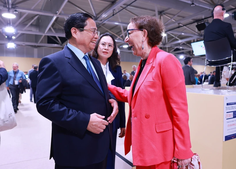 Le Premier ministre Pham Minh Chinh et Rebeca Grynspan, Secrétaire générale de la Conférence des Nations Unies sur le commerce et le développement (CNUCED). Photo : VNA