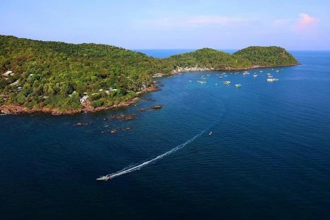 Les eaux méridionales de l'île de Phu Quôc. Photo : VNA