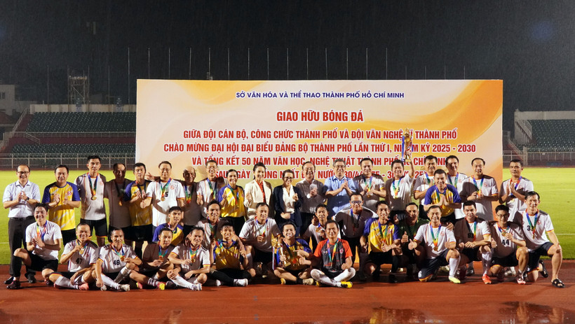 Le match de football caritatif pour Cuba à Hô Chi Minh-Ville. Photo: VNA