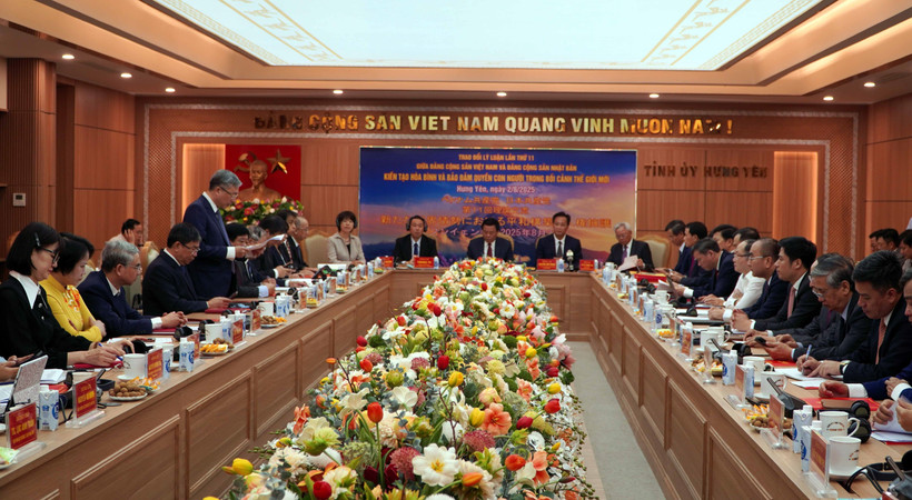Échange théorique entre le Parti communiste du Vietnam et le Parti communiste japonais. Photo: VNA