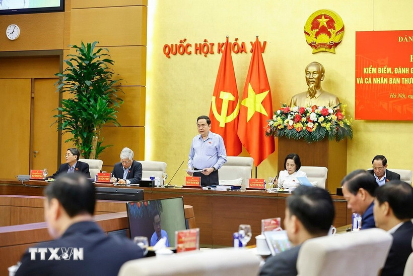 Le président de l'Assemblée nationale, Tran Thanh Man, prend la parole lors d'une réunion du Comité permanent de l'Assemblée nationale. Photo : VNA