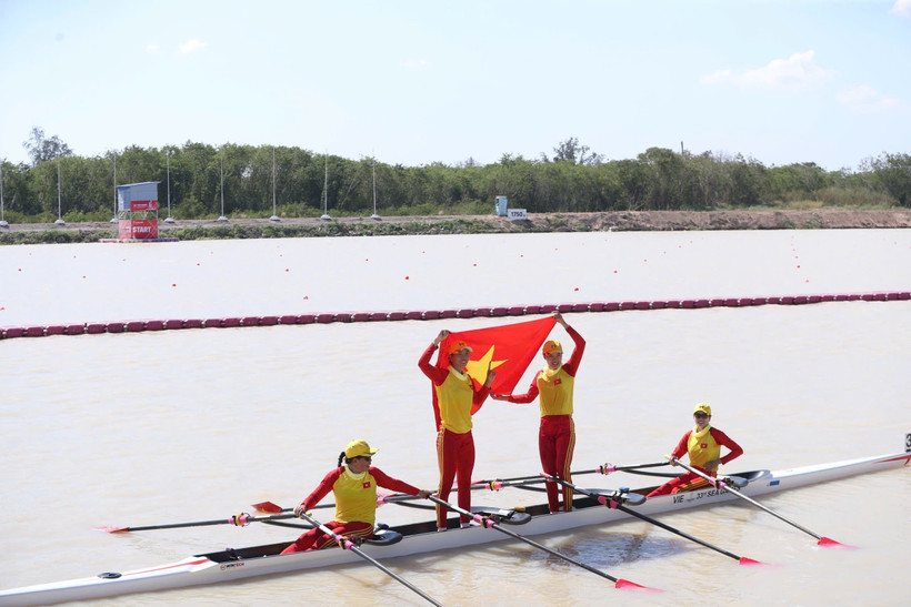 En aviron, le Vietnam a confirmé sa suprématie en terminant premier au classement de la discipline avec quatre ors, une argent et une bronze, dépassant les objectifs fixés. Photo: VNA