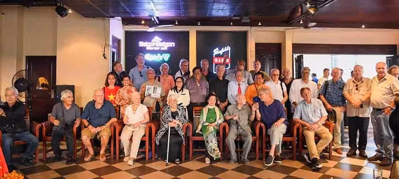 Réunion d'anciens correspondants de guerre après 50 ans de libération. Photo: VNA