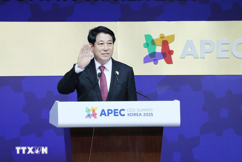 Le président Luong Cuong participe au Sommet des entreprises de l’APEC 2025 en République de Corée, le 30 octobre 2025. Photo : VNA