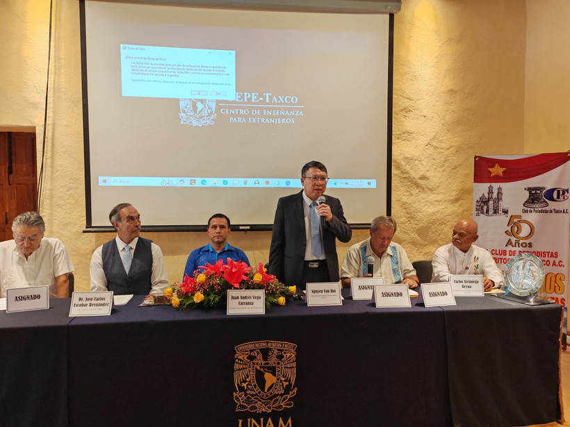 l'ambassadeur du Vietnam au Mexique Nguyen Van Hai au séminaire intitulé "Le Vietnam vers une nouvelle ère de développement". Photo: VNA