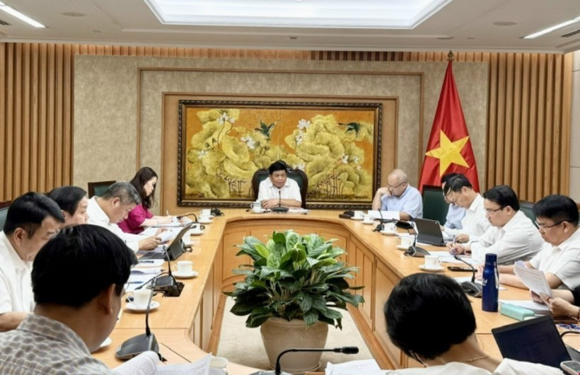 La réunion tenue le 31 juillet entre le vice-Premier ministre Nguyen Chi Dung et des partenaires sud-coréens. Photo: VNA