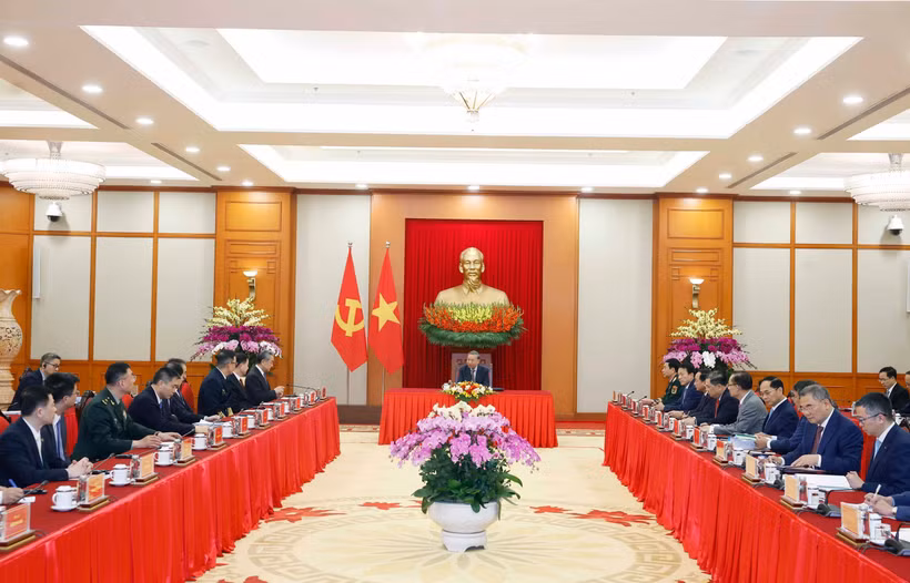 Le secrétaire général To Lam reçoit les ministres chinois des Affaires étrangères, de la Défense et de la Sécurité publique. Photo: VNA