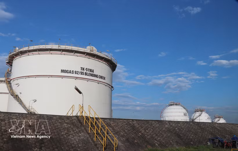 La raffinerie de Dung Quat a dépassé ses capacités opérationnelles, atteignant 123,5 % de sa capacité équivalente. Photo: VNA