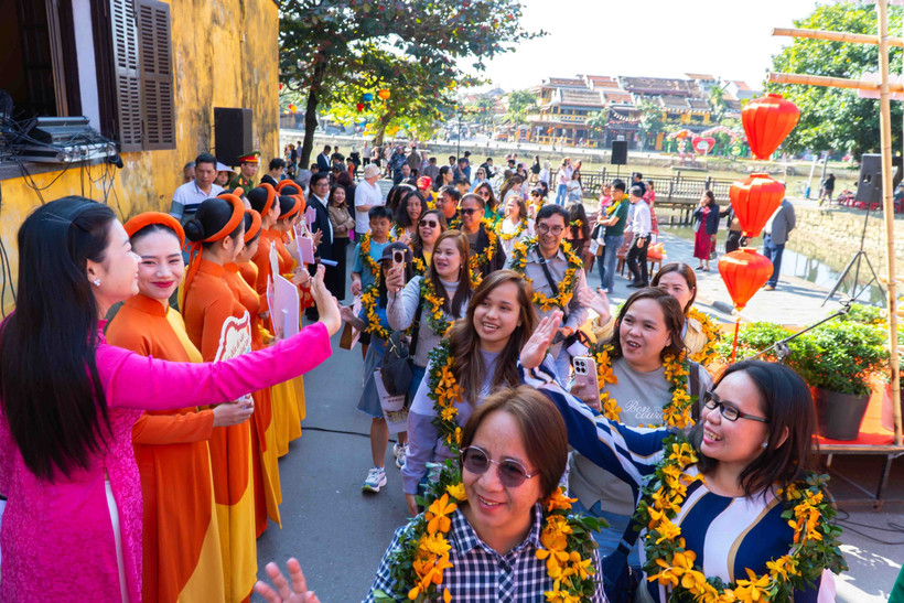 Le Vietnam enregistre un record d’arrivées touristiques internationales en 2025. Photo: VNA