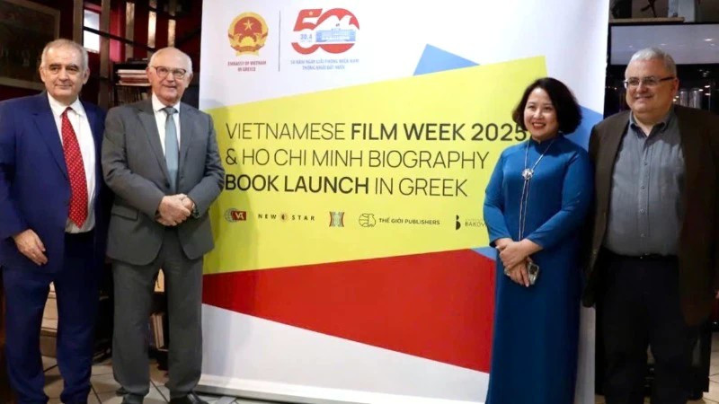 La Semaine du cinéma vietnamien 2025 a officiellement ouvert ses portes le 12 mai à Athènes, réunissant des responsables grecs, des diplomates étrangers, des habitants locaux et des Vietnamiens résidant à l'étranger. Photo: VNA