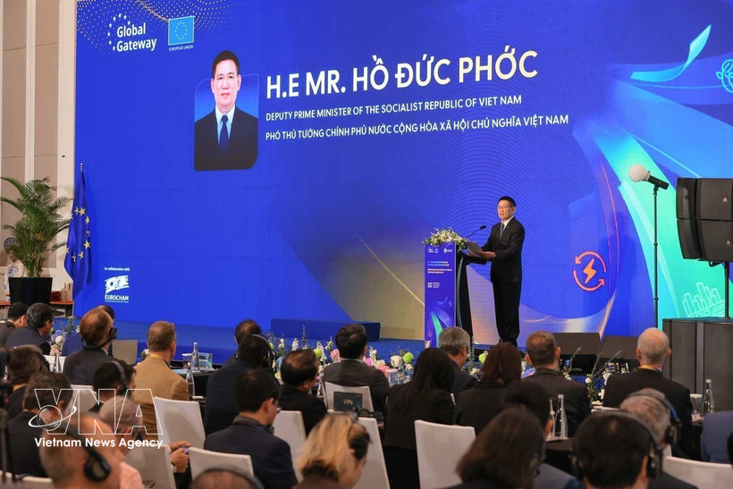 Le vice-Premier ministre Ho Duc Phoc au Forum des affaires et de l’investissement « EU – Vietnam Global Gateway ». Photo: VNA