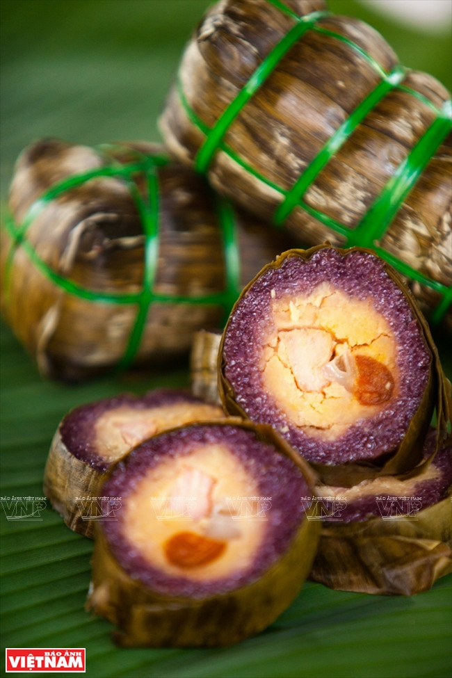 Le «Banh tét lá cẩm» de la région occidentale du Nam Bô (Cân Tho).