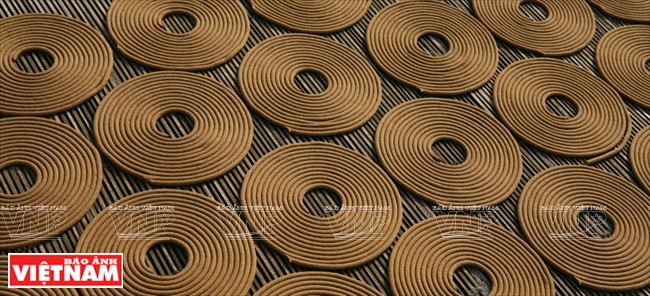 Des spirales d’encens sont souvent utilisées pendant le Têt.