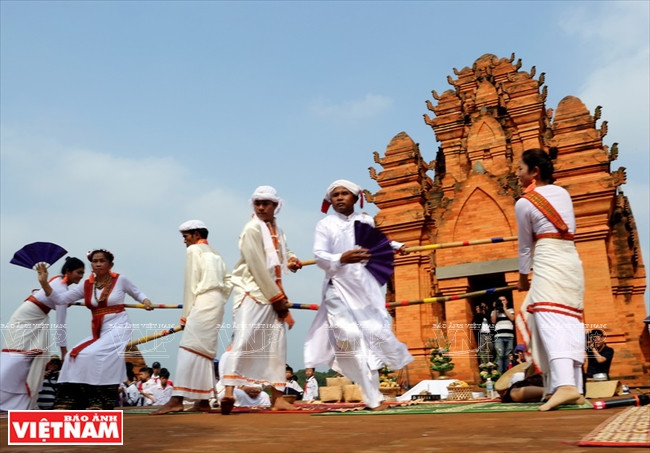 Culte dédié à Atuw tathi, Génie de la mer.