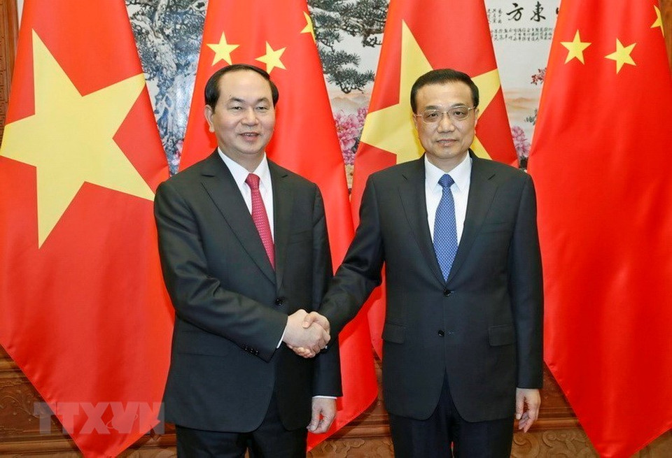  Le président Tran Dai Quang (droite) a rencontré le 12 mai 2017, à Pékin, le Premier ministre chinois Li Keqiang.