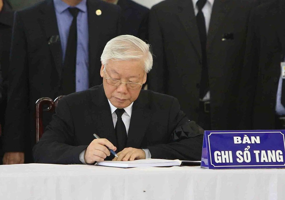 Dans le registre de condoléances, le leader du Parti communiste du Vietnam a exprimé un profond regret devant le décès du président Trân Dai Quang