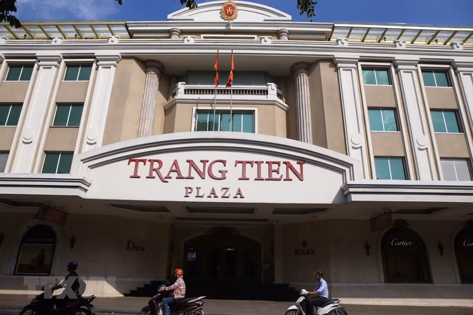 Au centre commercial Trang Tiên Plaza 