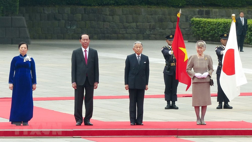  Le président Tran Dai Quang et son épouse ont été reçus par le roi japonais Akihito et l'impératrice du Japon, le 30 mai, au Palais impérial de Tokyo, au Japon.