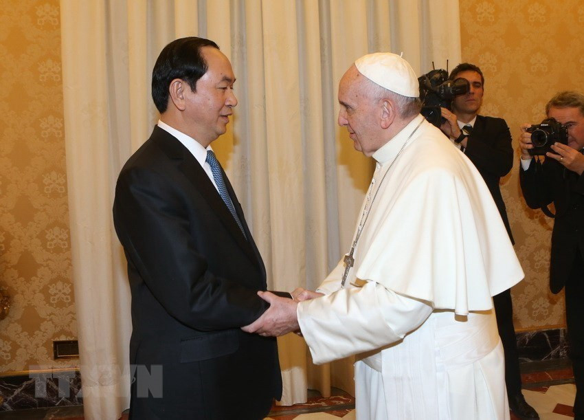  Le président Tran Dai Quang (gauche) a rencontré le 23 novembre le pape Francis lors de sa visite au Vatican. 
