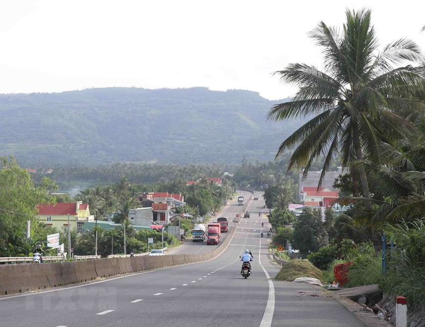 Des progrès ont été enregistrés en matière de garantie du bien-être social, de gestion urbaine et de protection de l’environnement. Photo: VietnamPlus
