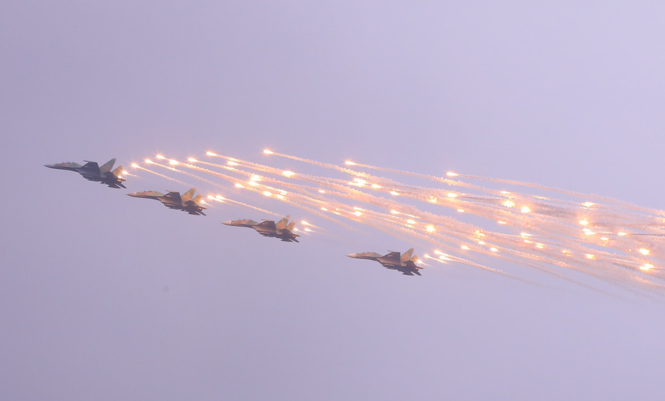 Le Salon est une opportunité pour les décideurs politiques et les entreprises de se rencontrer, d'échanger la coopération vers un monde de paix, de coopération et de développement prospère, a déclaré le Premier ministre Pham Minh Chinh lors de la cérémonie d’ouverture. Photo: VNA