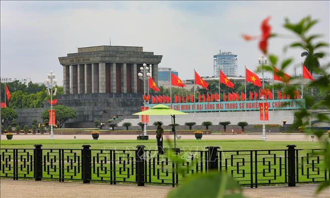 Le mausolée du Président Hô Chi Minh est devenu un monument important de la capitale vietnamienne et fait partie intégrante de l’histoire politique et sociale du Vietnam. Photo: VNA