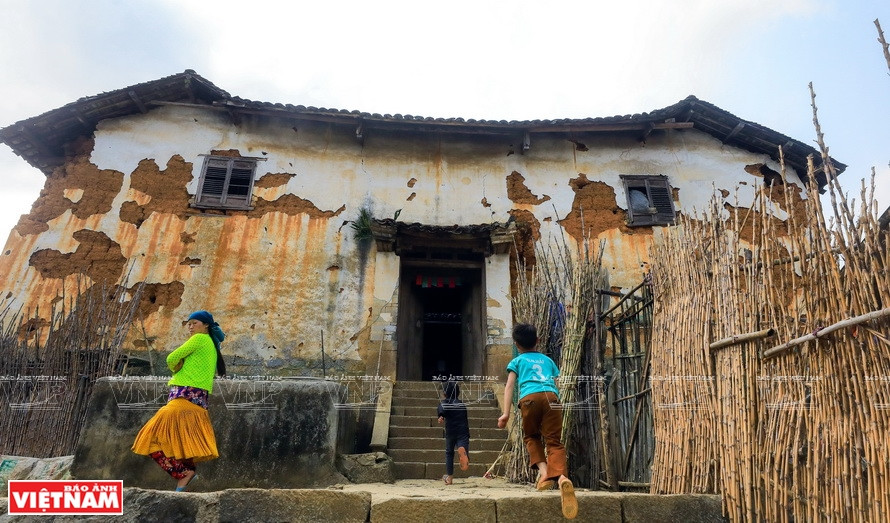 La maison a subi des outrages du temps. Photo: VNA