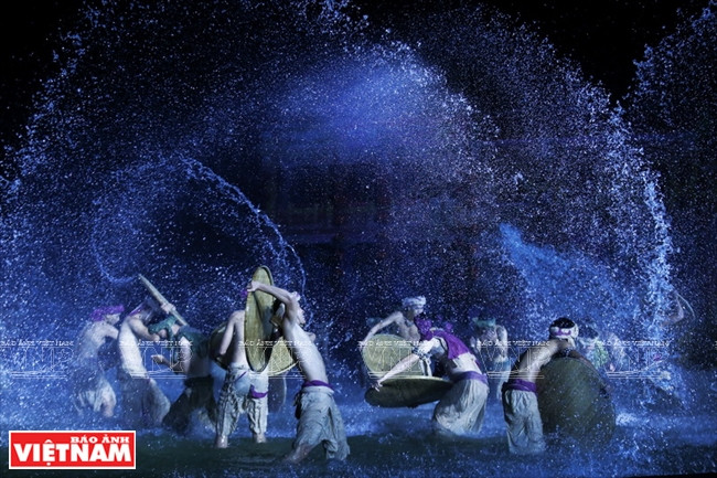 Le spectacle dépeint la vie quotidienne des habitants de l'ancienne ville.