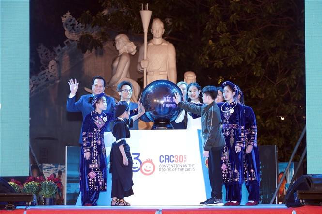Cérémonie marquant le 30 ans de la Convention internationale des droits de l'enfant. Photo: VNA