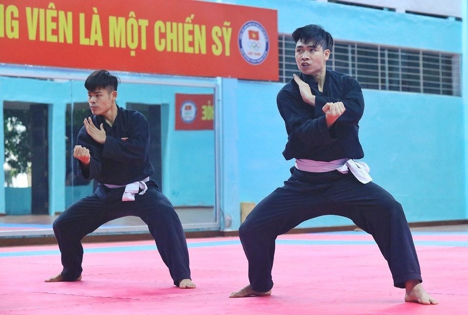 Deux membres de l'équipe du Pencak Silat. 